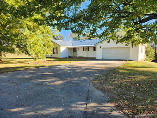 217 Lee Hollow Rd, Sparta, TN, 38583-5329 | Card Image