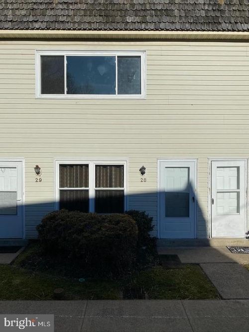 28-520 Bristol Pike, BENSALEM, PA, 19020-6311 | Card Image