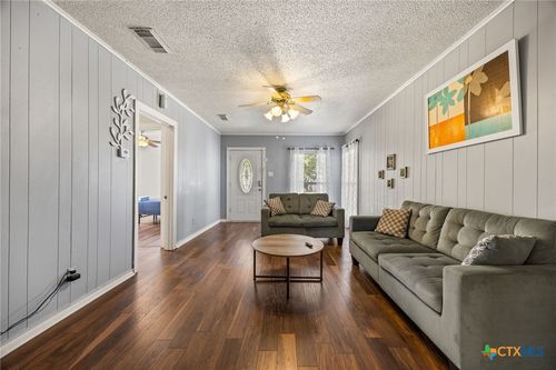 1415 9th St, Temple, TX, 76504-5631 | Card Image