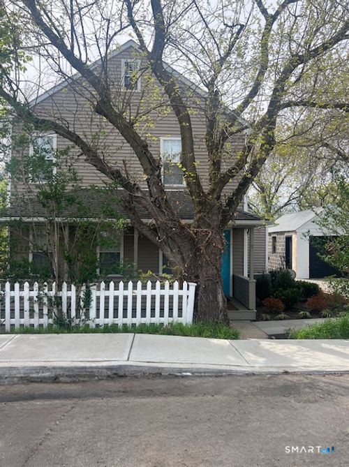 9 Laura Street, Norwalk, CT, 06854 | Card Image