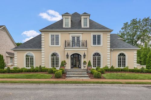 113 Middleton Cir, Nashville, TN, 37215-5330 | Card Image