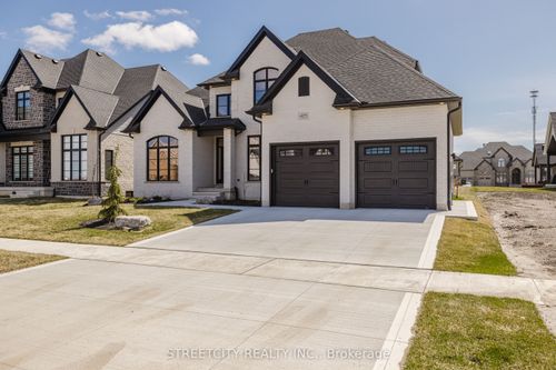 877 Eagletrace Dr, London, ON, N6G3X9 | Card Image