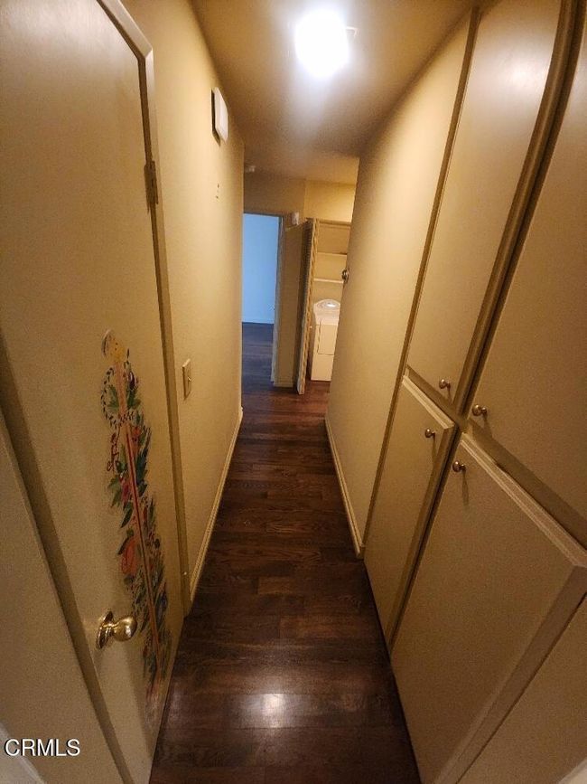 Hall vertical | Image 19