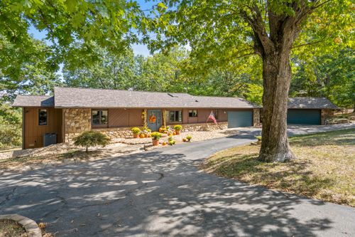 6 Briar Oaks Ln, Reeds Spring, MO, 65737-9496 | Card Image