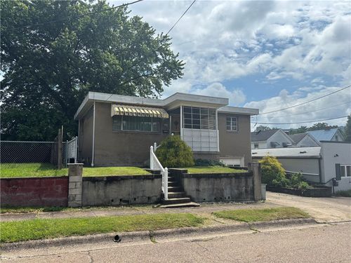202 Hoeveler Street, Springdale Boro, PA, 15144 | Card Image