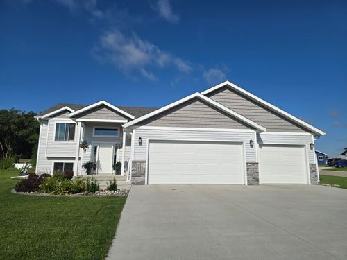 1024 Village Ln, Detroit Lakes, MN, 56501 | Card Image