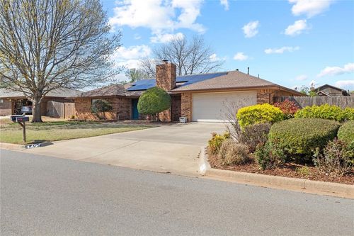 1421 E Quail Ave, Weatherford, OK, 73096-2535 | Card Image