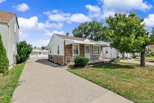 28674 Krauter St, Garden City, MI, 48135-2452 | Card Image
