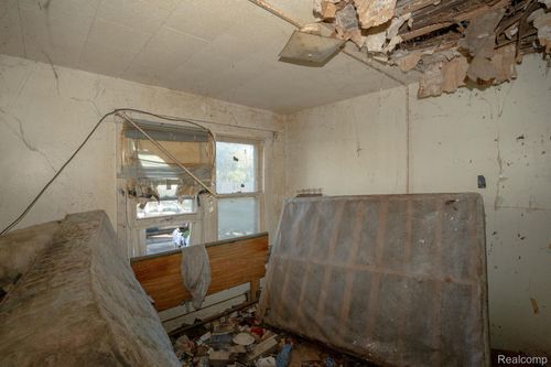 17220 Detroit St, Detroit, MI, 48224-2236 | Card Image