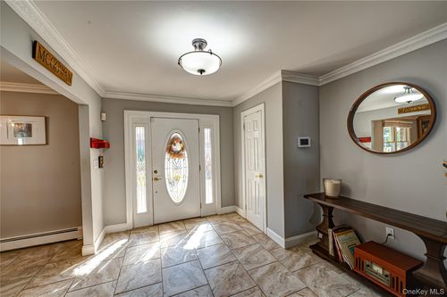 1 Freedom Ct, Babylon, NY, 11702-1208 | Card Image