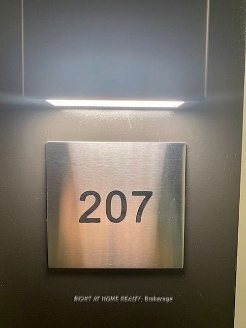 207-6 David Eyer Rd, Richmond Hill, ON, L4S0N5 | Card Image