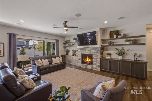 8033 W Sparks Lake Dr, Boise, ID, 83714-2281 | Card Image