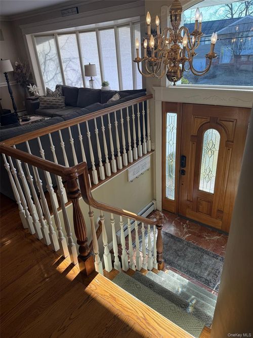 53 Page Dr, Hicksville, NY, 11801-1733 | Card Image