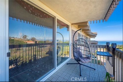 d303-6542 Ocean Crest Dr, Rancho Palos Verdes, CA, 90275-5465 | Card Image