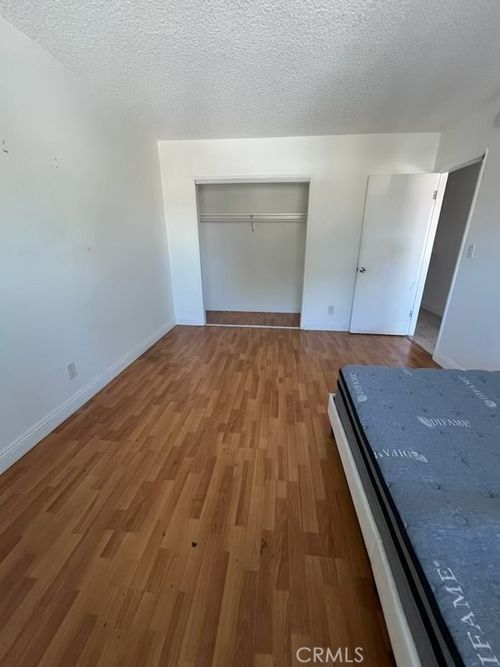 219-14805 Chase St, Panorama City, CA, 91402-3301 | Card Image