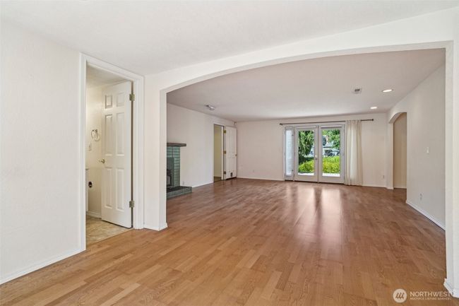 11112 E Riverside Dr, House other with 3 bedrooms, 3 bathrooms and 2 parking in Bothell WA | Image 12
