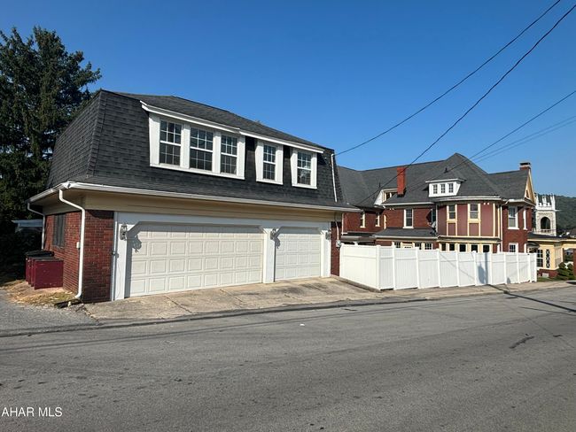 701 Spang St, House other with 8 bedrooms, 8 bathrooms and null parking in Roaring Spring PA | Image 10