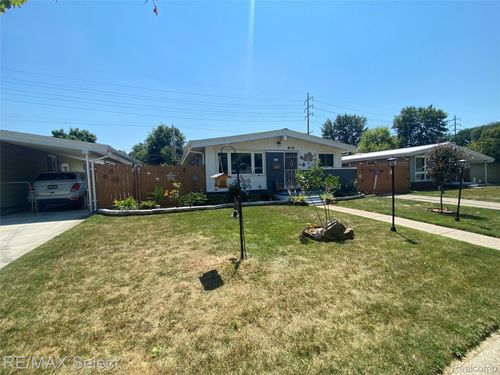 818 Mckeighan Avenue, Flint, MI, 48507 | Card Image