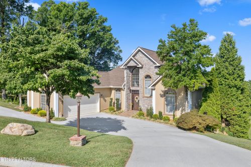 427 Harbor Town Dr, Maryville, TN, 37801-8674 | Card Image