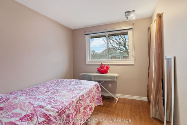 54 Brennan Dr, House attached with 5 bedrooms, 2 bathrooms and 2 parking in Strathroy ON | Image 21