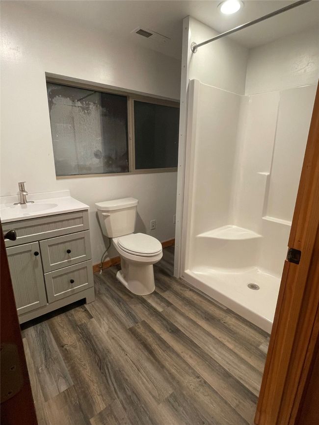 North Shop Apartment Bathroom | Image 33