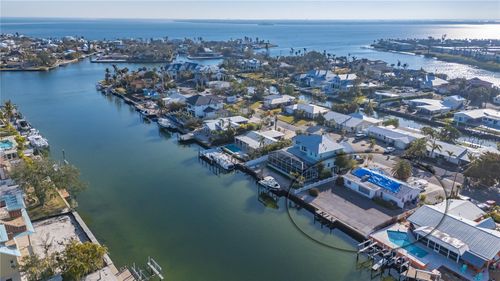 526 67th St, HOLMES BEACH, FL, 34217-1201 | Card Image