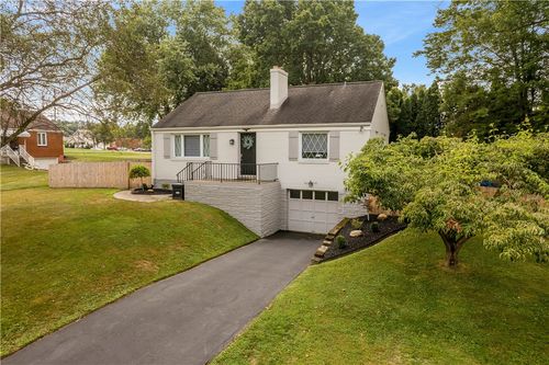 107 Phillips Dr, Mcmurray, PA, 15317-2461 | Card Image