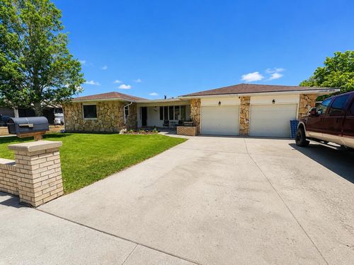 160 Cedar St, Green River, WY, 82935-4706 | Card Image