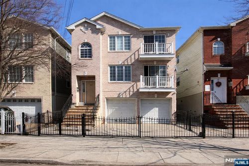 231 12th St, Newark, NJ, 07107-2076 | Card Image