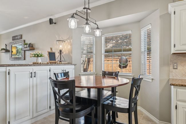 Love all of the storage in this kitchen, even on the other side of the breakfast nook. | Image 13