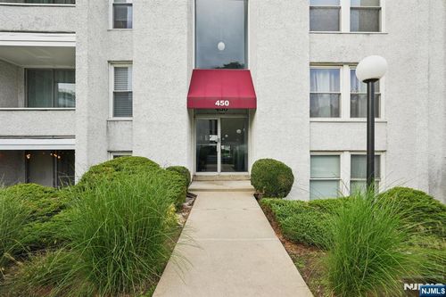 450J River Rd, Nutley, NJ, 07110 | Card Image