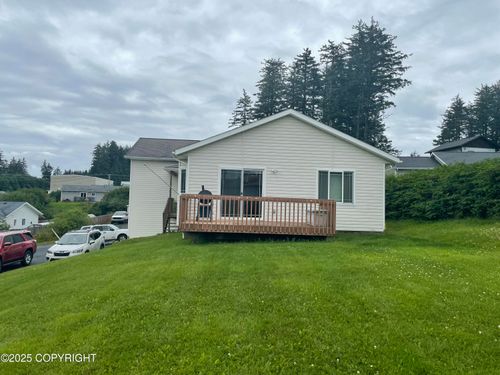 375 Augustine Ct, Kodiak, AK, 99615-7816 | Card Image