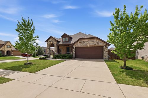 1068 English Oak Dr, Burleson, TX, 76028-5055 | Card Image