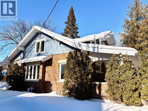 140 3rd Ave N, Yorkton, SK, S3N1C5 | Card Image