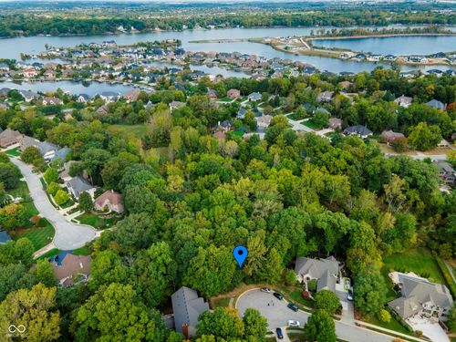 13562 Creekridge Ln, Fishers, IN, 46055-9597 | Card Image