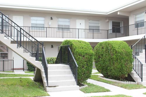 110-1210 Old Boynton Rd, Boynton Beach, FL, 33426-3462 | Card Image