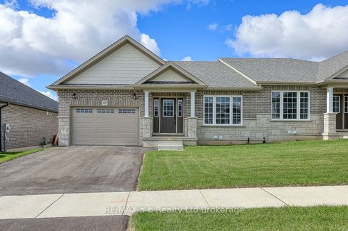 {{alt}} | Card Image