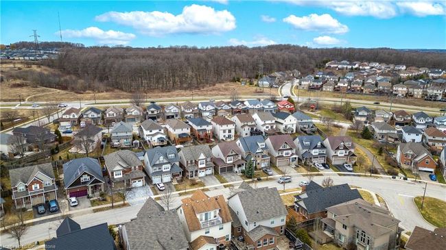 572 Altheim Cres, House other with 3 bedrooms, 4 bathrooms and 4 parking in Waterloo ON | Image 36