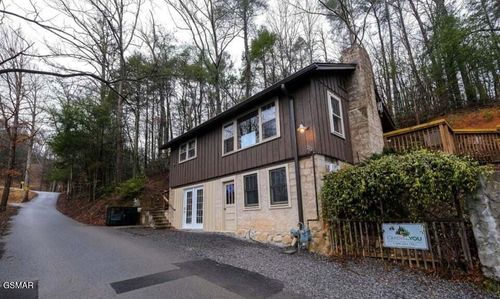 222 Poplar Ln, Gatlinburg, TN, 37738-4923 | Card Image