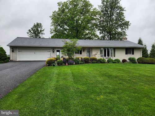 208 Oberholtzer Rd, ELIZABETHTOWN, PA, 17022-9585 | Card Image