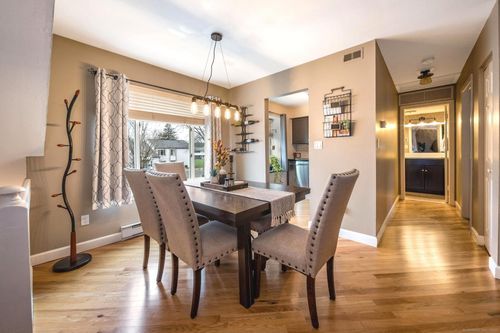 22-22 Candlewood Dr, South Windsor, CT, 06074-2610 | Card Image