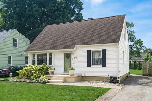 1095 E Dunedin Rd, Columbus, OH, 43224-3305 | Card Image