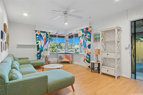 637 Kuaaina Way, Kailua, HI, 96734-2256 | Card Image