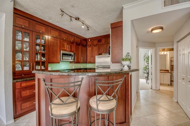 APT-206 - 1805 N Flagler Dr, Condo with 3 bedrooms, 2 bathrooms and null parking in West Palm Beach FL | Image 9