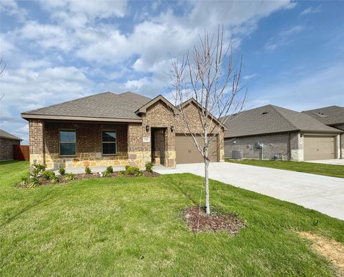 390 Zenyetta Dr, Waxahachie, TX, 75165-2850 | Card Image
