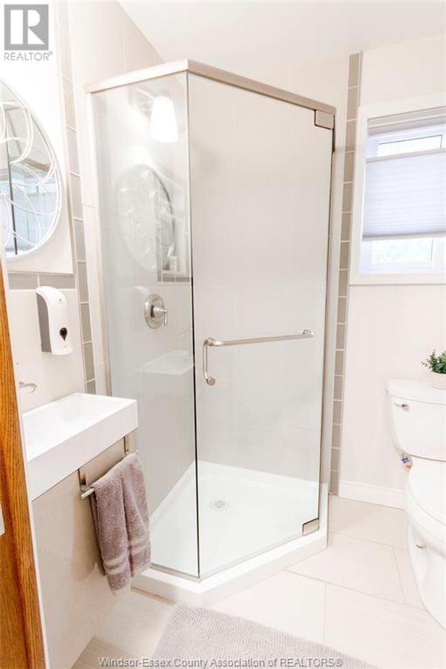 13496 13 Th Concession Rd, Home with 3 bedrooms, 2 bathrooms and null parking in Essex ON | Image 15