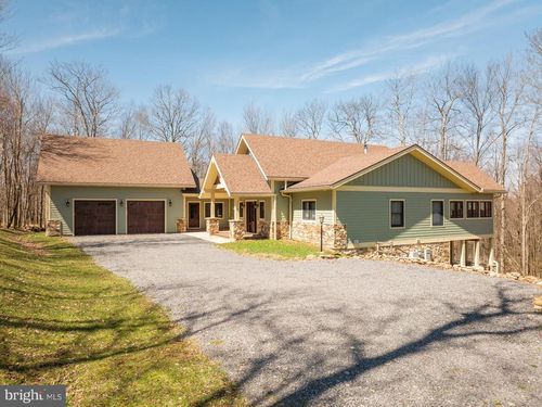 216 Tarn Dr, OAKLAND, MD, 21550-8162 | Card Image