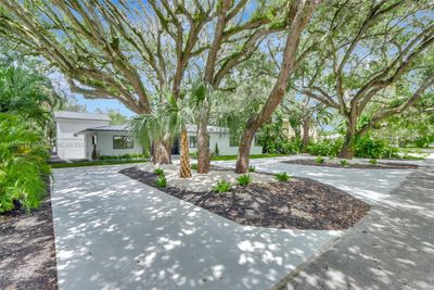 835 Ne 120th St, House other with 4 bedrooms, 4 bathrooms and null parking in Biscayne Park FL | Image 2