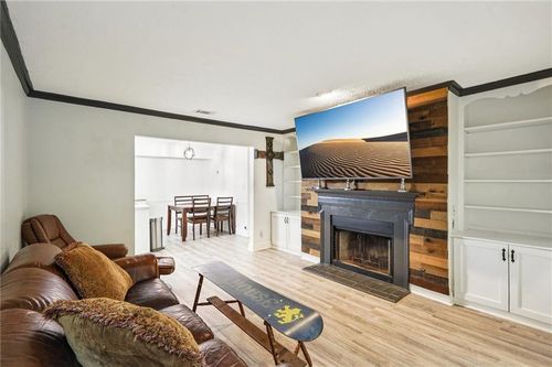 2071 Brian Way, Decatur, GA, 30033-3828 | Card Image