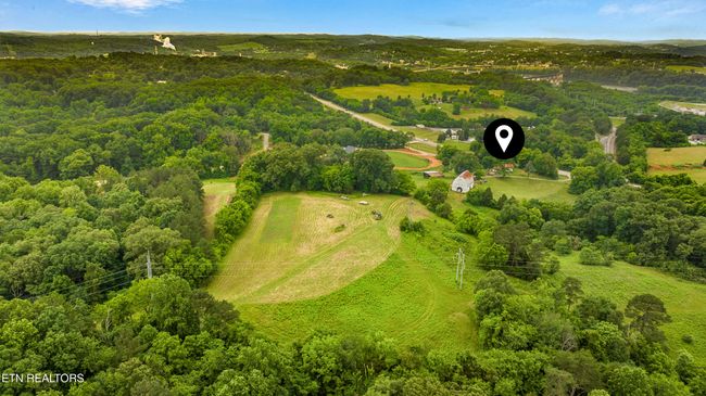 5750 E Lee Hwy, House other with 3 bedrooms, 1 bathrooms and null parking in Loudon TN | Image 5